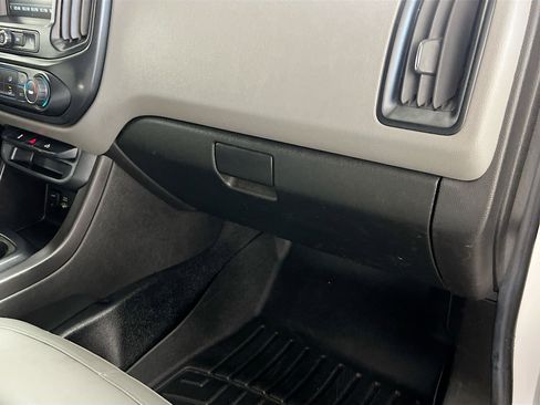 Used 2018 Chevrolet Colorado W/T RWD image 34