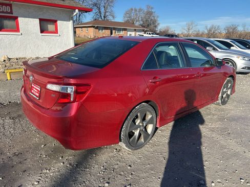 Used 2012 Toyota Camry SE image 3