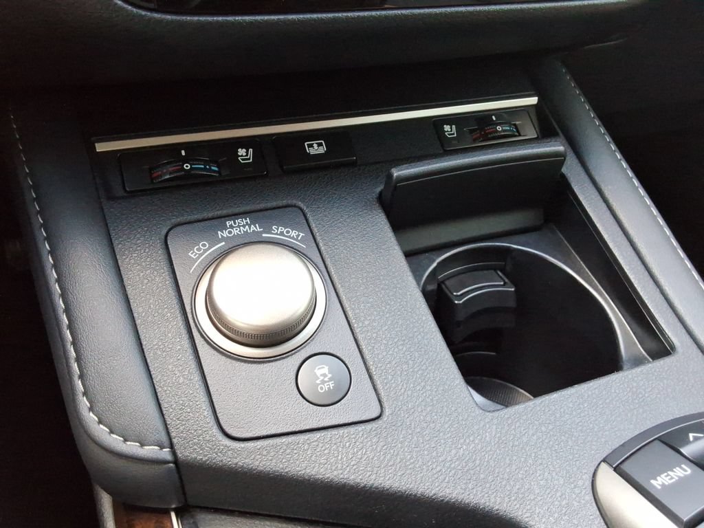 Used 2016 Lexus ES 350 w/ Luxury Package w/Wood Trim FWD image 34