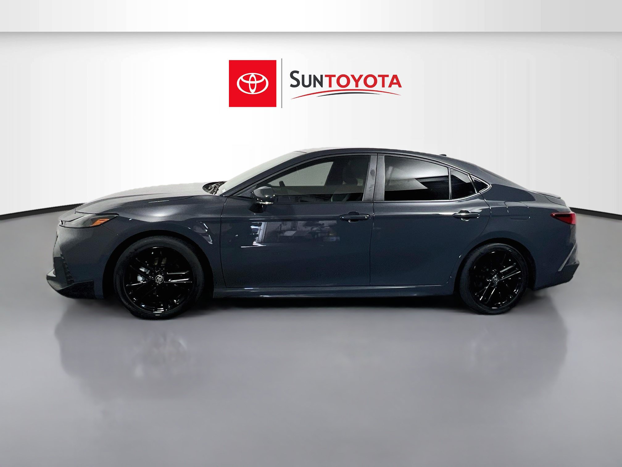 Used 2025 Toyota Camry SE FWD image 7