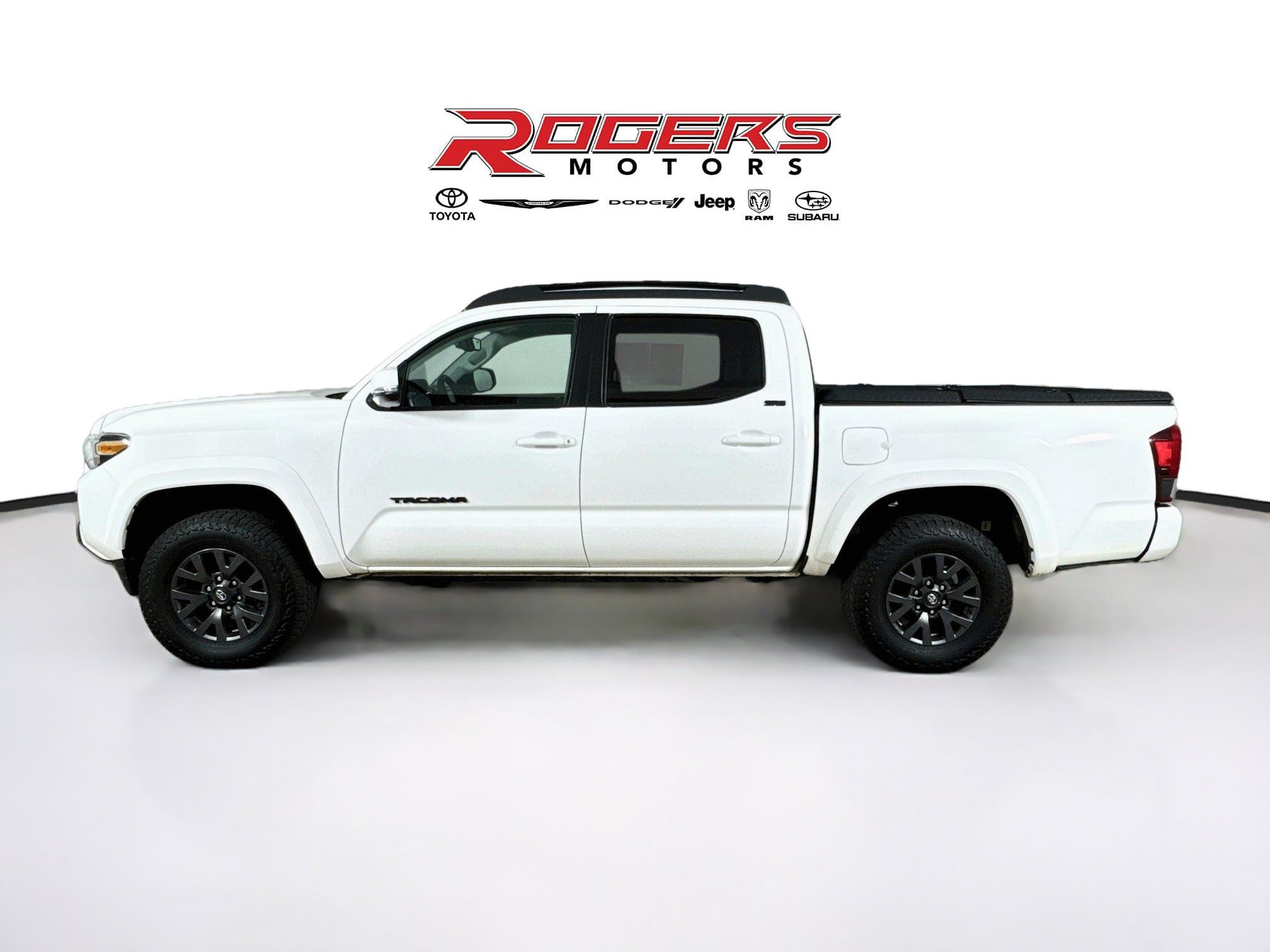 Used 2023 Toyota Tacoma SR5 w/ Technology Package AWD/4WD image 9