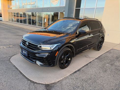 Certified 2024 Volkswagen Tiguan SE R-Line image 4