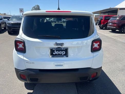 Certified 2023 Jeep Renegade Latitude AWD/4WD image 4