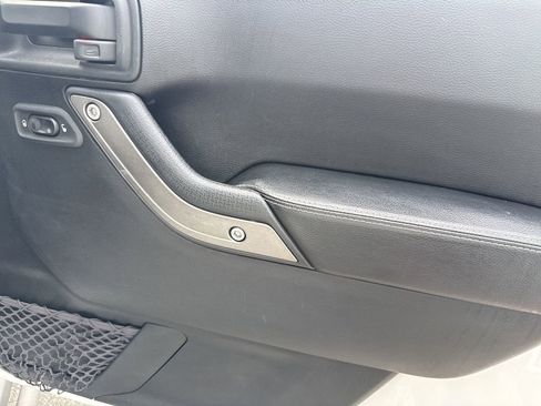 Used 2018 Jeep Wrangler Unlimited Sport image 19