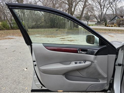 Used 2002 Lexus ES 330 image 8