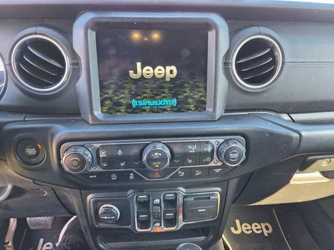 Used 2020 Jeep Wrangler Unlimited Sahara image 16