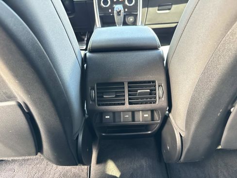 Used 2020 Land Rover Discovery Sport SE R-Dynamic image 17