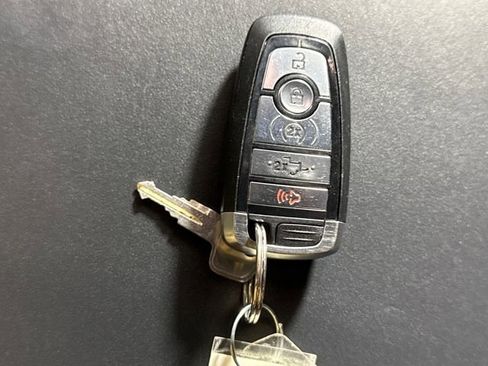 Used 2017 Ford F250 Platinum w/ Platinum Ultimate Package image 39