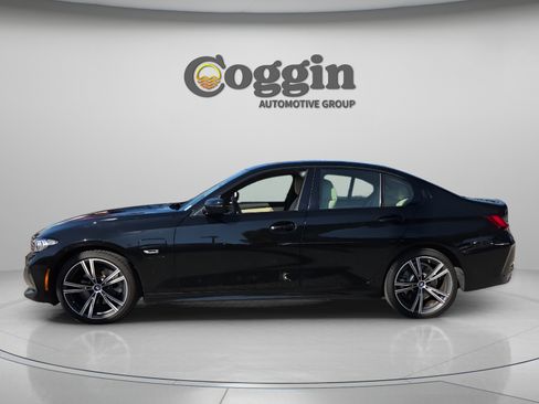 Used 2023 BMW 330e w/ Driving Assistance Package RWD image 2