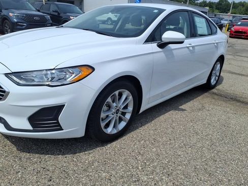 Certified 2020 Ford Fusion SE FWD image 4