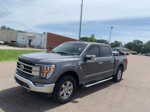 Used 2023 Ford F150 Lariat AWD/4WD image 3