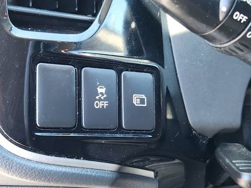 Used 2018 Mitsubishi Outlander SE AWD/4WD image 24