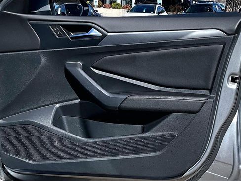 Used 2024 Volkswagen Jetta SE image 21