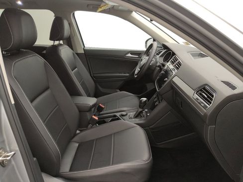 Used 2021 Volkswagen Tiguan SE w/ Panoramic Sunroof Package AWD/4WD image 21