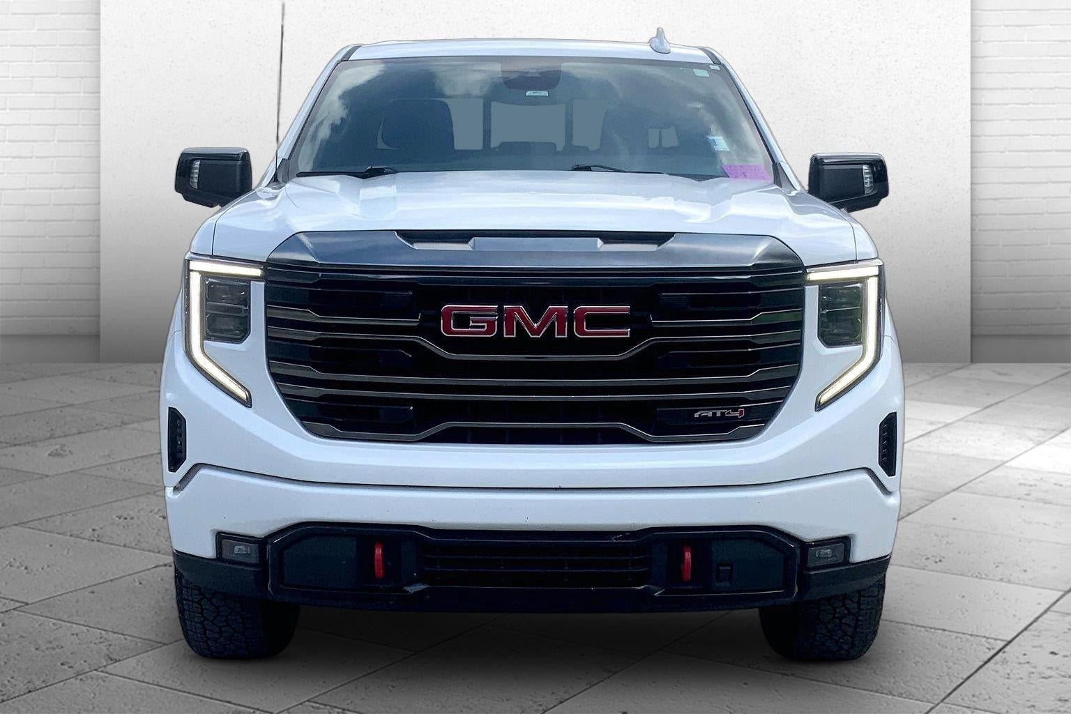 Used 2022 GMC Sierra 1500 AT4 w/ AT4 Preferred Package AWD/4WD image 2