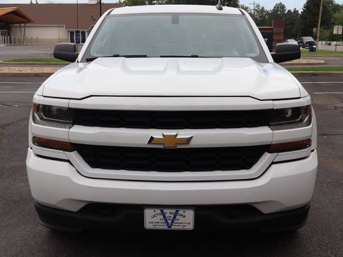 Used 2018 Chevrolet Silverado 1500 Custom w/ Custom Value Package RWD image 12