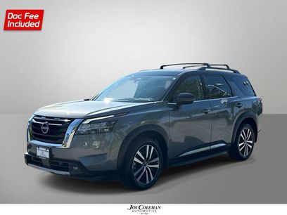 Used 2023 Nissan Pathfinder Platinum w/ Lighting Package (N93)