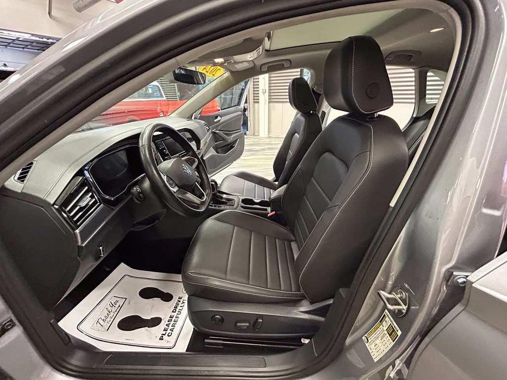 Used 2024 Volkswagen Jetta SE FWD image 54