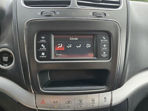 Used 2018 Dodge Journey SXT w/ Connectivity Group FWD image 15