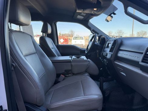 Used 2017 Ford F550 4x4 Crew Cab Super Duty image 8