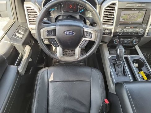 Used 2015 Ford F150 Lariat RWD image 12