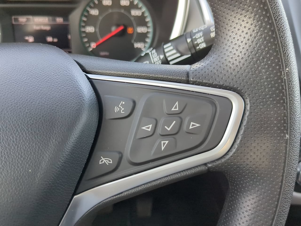 Used 2023 Chevrolet Equinox LS FWD image 25