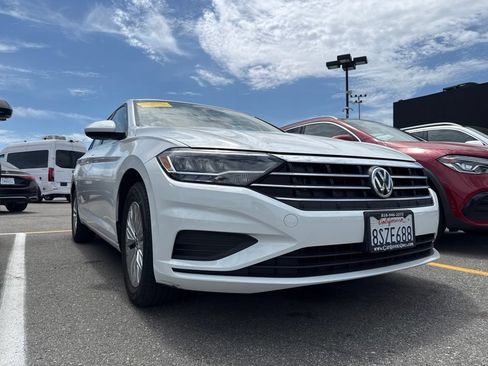 Used 2020 Volkswagen Jetta S w/ Driver Assistance Package FWD image 3