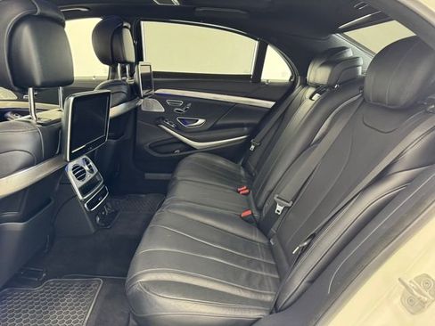 Used 2017 Mercedes-Benz S 550 Sedan image 19