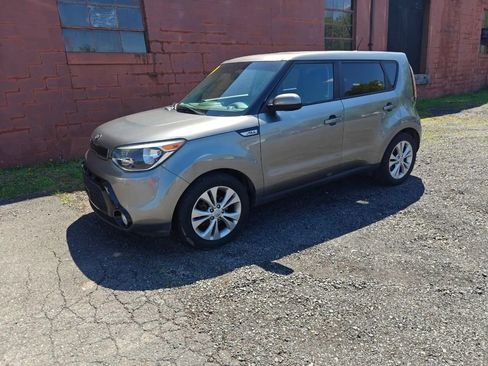 Used 2016 Kia Soul + FWD image 1