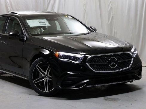 New 2026 Mercedes-Benz E 350 4MATIC Sedan image 4