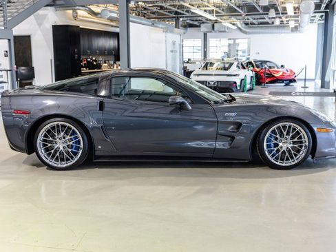 Used 2009 Chevrolet Corvette ZR1 w/ Preferred Equipment Group RWD image 7