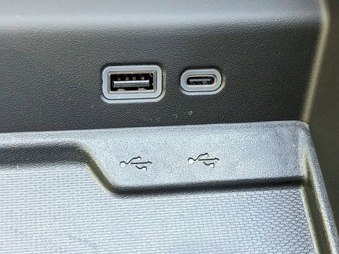 New 2025 Chevrolet Suburban Premier image 24