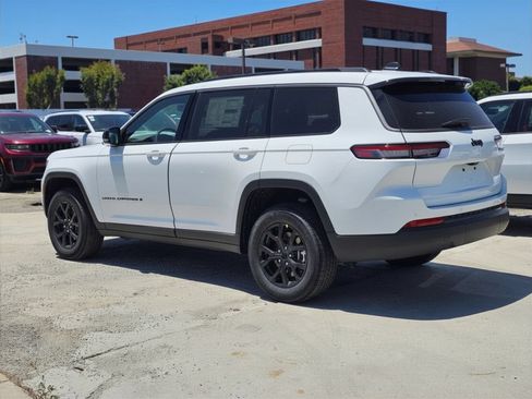New 2026 Jeep Grand Cherokee L 2WD image 6