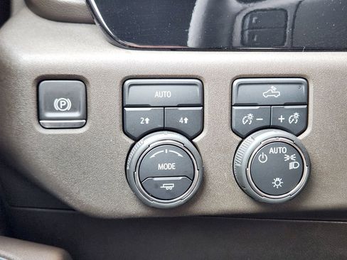 Used 2025 Chevrolet Silverado 1500 LT AWD/4WD image 22