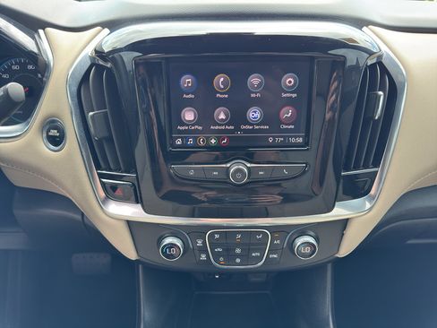 Used 2023 Chevrolet Traverse LS FWD image 12