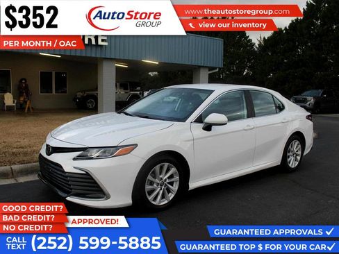 Used 2022 Toyota Camry LE image 2