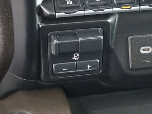 Used 2023 GMC Sierra 2500 Denali AWD/4WD image 31