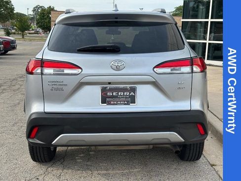Used 2022 Toyota Corolla Cross LE AWD/4WD image 6