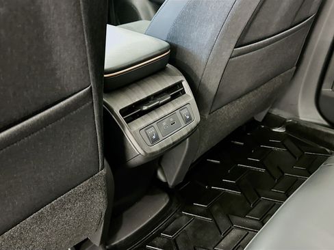 Used 2024 Nissan Ariya AWD image 29