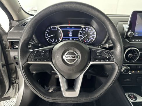 Used 2023 Nissan Sentra SV FWD image 14