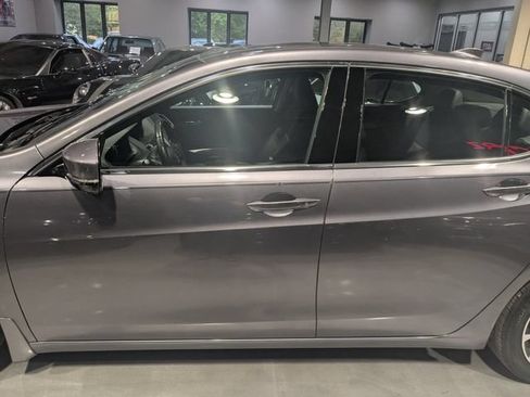 Used 2017 Acura TLX V6 w/ Technology Package FWD image 5