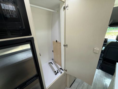Used 2022 Mercedes-Benz Sprinter 3500 image 43