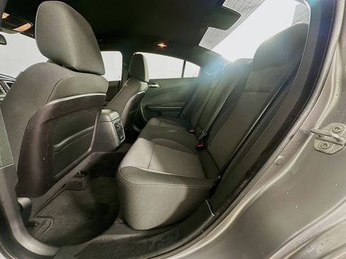 Used 2016 Dodge Charger SE w/ Popular Equipment Group RWD image 25