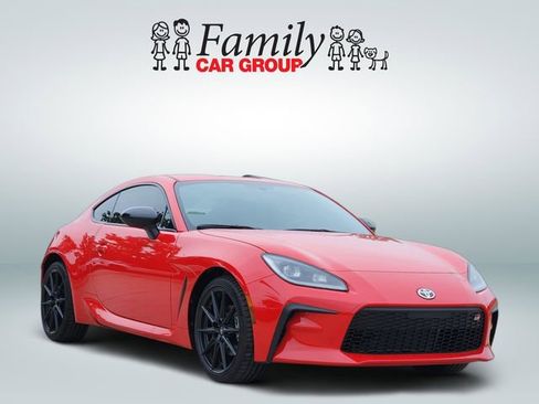 New 2026 Toyota GR86 Premium RWD image 2