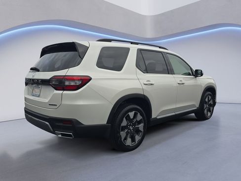 New 2026 Honda Pilot Touring image 5