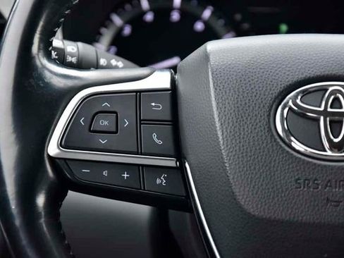 Used 2021 Toyota Highlander Limited image 21