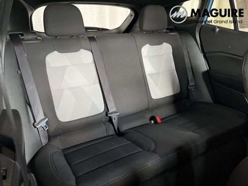 Used 2024 Chevrolet Trax RS w/ Sunroof Package FWD image 32