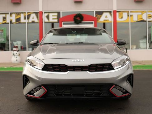 Used 2024 Kia Forte GT-Line w/ GT-Line Premium Package image 2