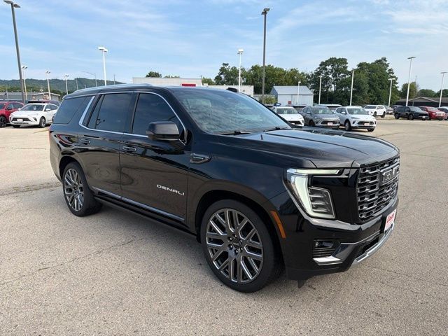 Used 2025 GMC Yukon Denali Ultimate AWD/4WD image 7