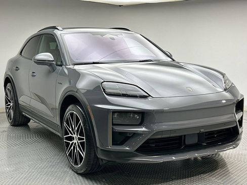 Used 2025 Porsche Macan Turbo Electric AWD/4WD image 15